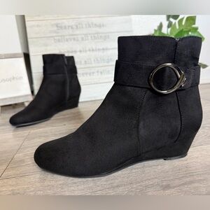 Impo Gia Faux Suede Wedge Side Zip Ankle Bootie w Metal Buckle in Black. 7.5